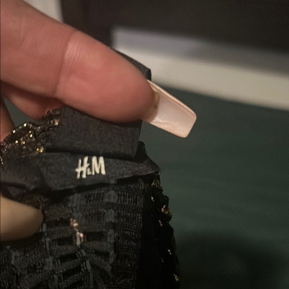 H&M Gold Sequin Striped Crop Top - Picture 6 of 6